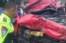 Kecelakaan Km 95 Tol Cipularang, 2 Tewas Usai Mobil Travel Tabrak Truk