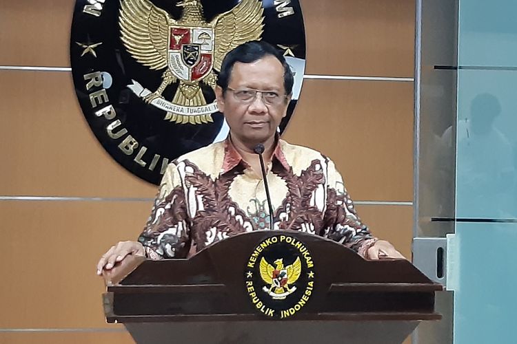 Menteri Koordinator Bidang Politik, Hukum dan Keamanan (Menko Polhukam) Mahfud MD di kantor Kemenko Polhukam, Jakarta, Senin (24/2/2020).