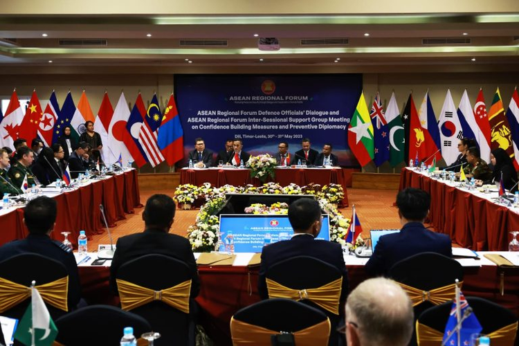 Kemenhan RI yang dipimpin Dirjen Strahan Kemenhan Mayjen TNI Bambang Trisnohadi selaku Ketua Delegasi RI mengikuti The ASEAN Regional Forum (ARF) Defence Officials? Dialogue (DOD) 2023 di Dili, Timor Leste yang berlangsung dari Minggu (28/5/2023) sampai Jumat (2/6/2023). 