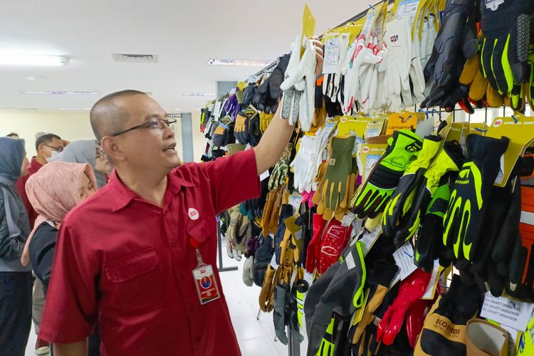 Sarung Tangan Kulit PT Sport Glove Indonesia (SGI)