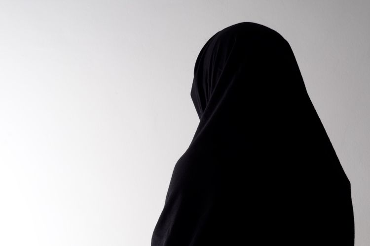 Ilustrasi perempuan muslim. Seorang perempuan di Sudan dihukum cambuk 75 kali karena menikah tanpa restu ayahnya.