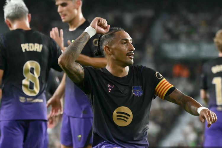 Barcelona Gasak Elche 5-0, Raphinha Nyaman di Posisi 
