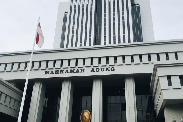 Gedung MA, Jalan Medan Merdeka Utara. Jakarta Pusat, Senin (8/11/2021). 