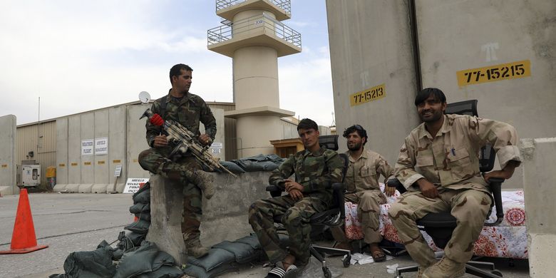 Ditinggalkan AS dan Sekutunya, Pangkalan Bagram Afghanistan Dijarah - Vimarsana News