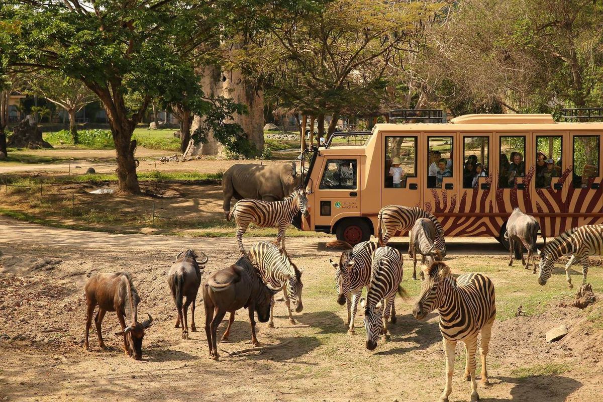 Aneka satwa di Bali Safari & Marine Park atau Taman Safari Bali, di Gianyar