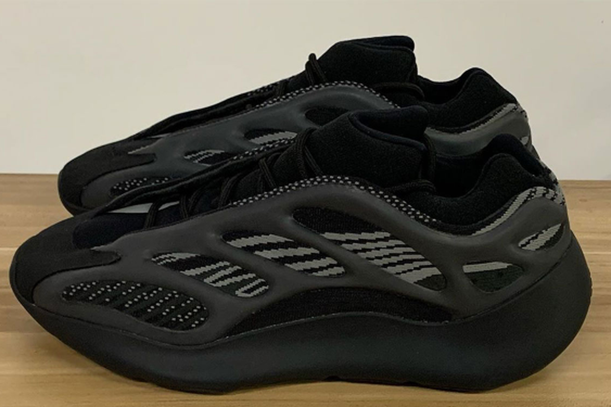 Adidas Yeezy 700 v3