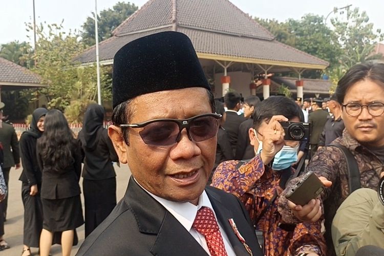 Menteri Koordinator bidang Politik, Hukum, dan Keamanan (Menko Polhukam) Mahfud MD menyatakan di rumahnya tidak ada senjata api (senpi), Minggu (1/10/2023).