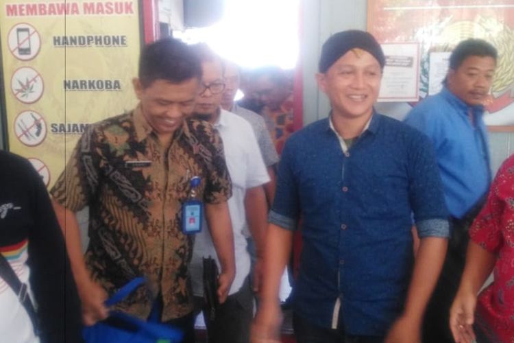 Galih usai dinyatakan bebas setelah menjalani masa tahanan di Lapas Klas II Lamongan, Jumat (20/9/2019).