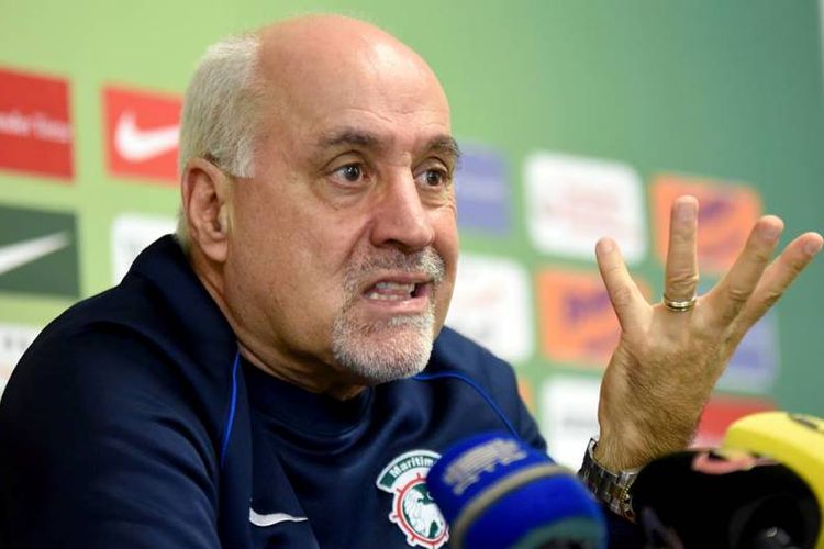 Pelatih anyar timnas Malaysia, Nelo Vingada, dalam sesi jumpa pers saat menukangi klub asal Indian Super League (ISL), NorthEast United FC, pada 2016