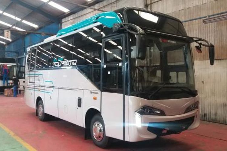 Bodi bus baru Karoseri New Armada, New Touristo
