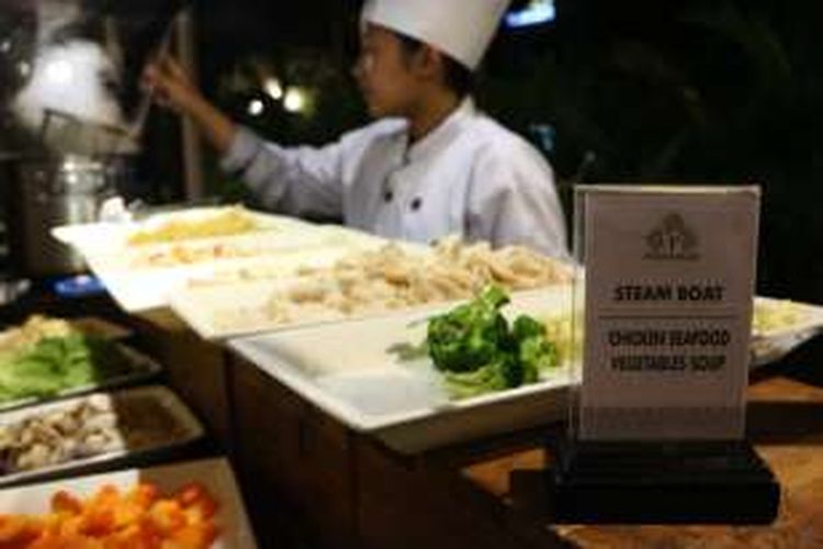 Tiap akhir pekan, Hotel Santika Premiere Jogja punya suguhan barbecue buffet dinner yang memanjakan lidah.