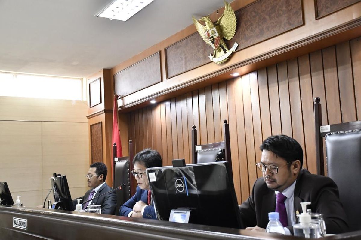 Majelis Komisi KPPU bacakan putusan atas perkara persekongkolan pengadaan pekerjaan proyek revitalisasi Pusat Kesenian Jakarta Taman Ismail Marzuki (TIM) Tahap III.   