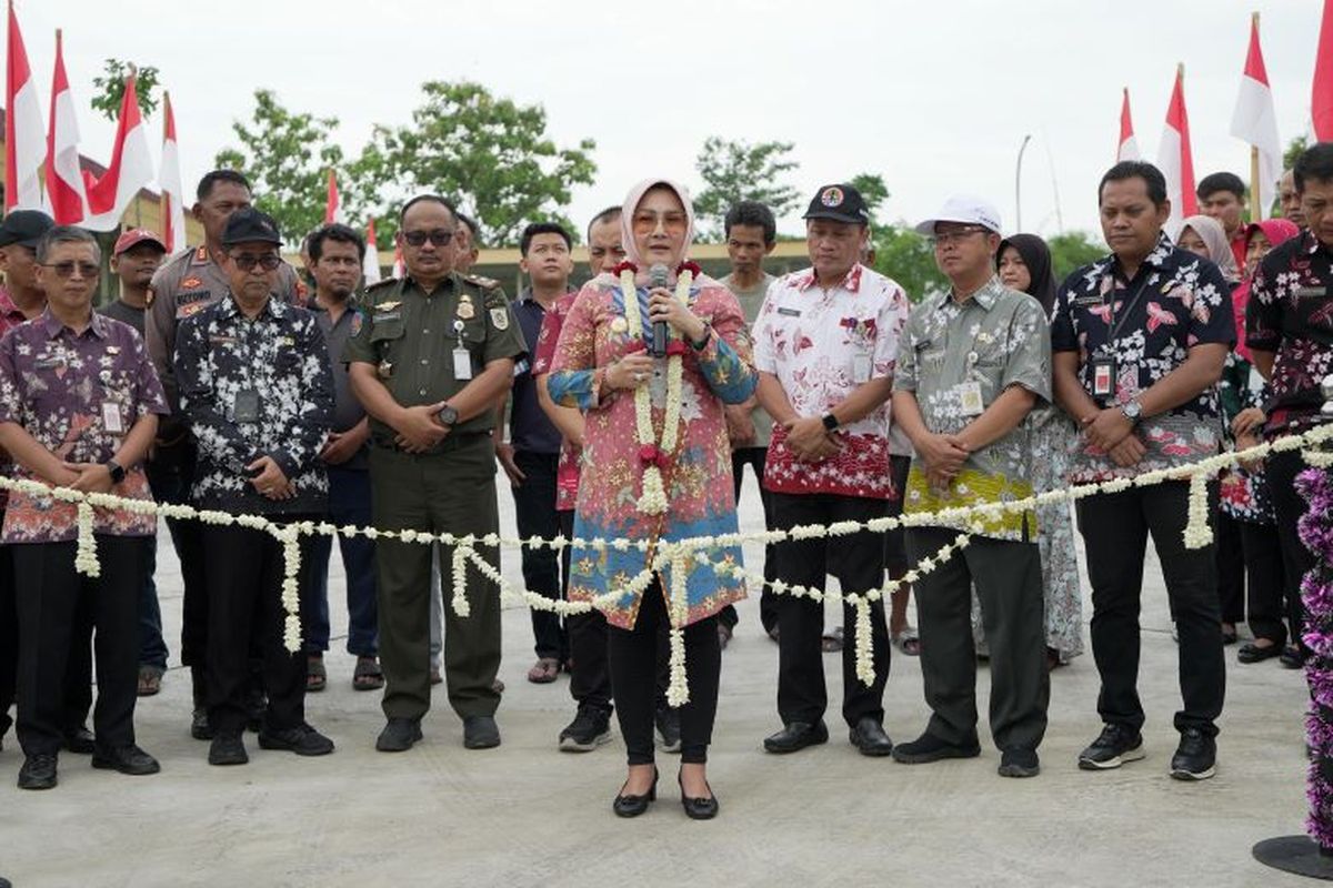 Bupati Klaten Sri Mulyani meresmikan Food Court RSUD Klaten, Klaten Tengah, Selasa (31/12/2024).