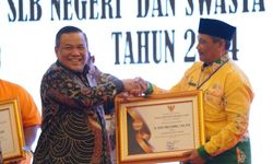 Serahkan Penghargaan untuk Sejumlah Sekolah di Riau, Pj SF Hariyanto: Sebagai Bentuk Apresiasi