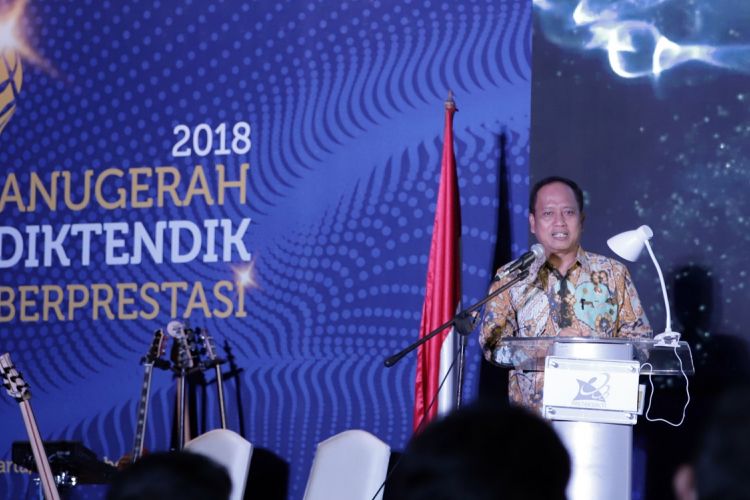 Menristekdikti Mohamad Nasir dalam Malam Anugerah Pendidik dan Tenaga Kependidikan (Diktendik) Berprestasi tahun 2018 di Jakarta (29/10/2018).