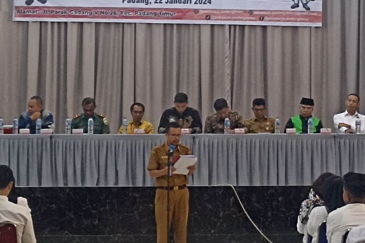 Pelantikan PTPS se Kecamatan Padang Timur Kota Padang, Senin (22/1/2024).