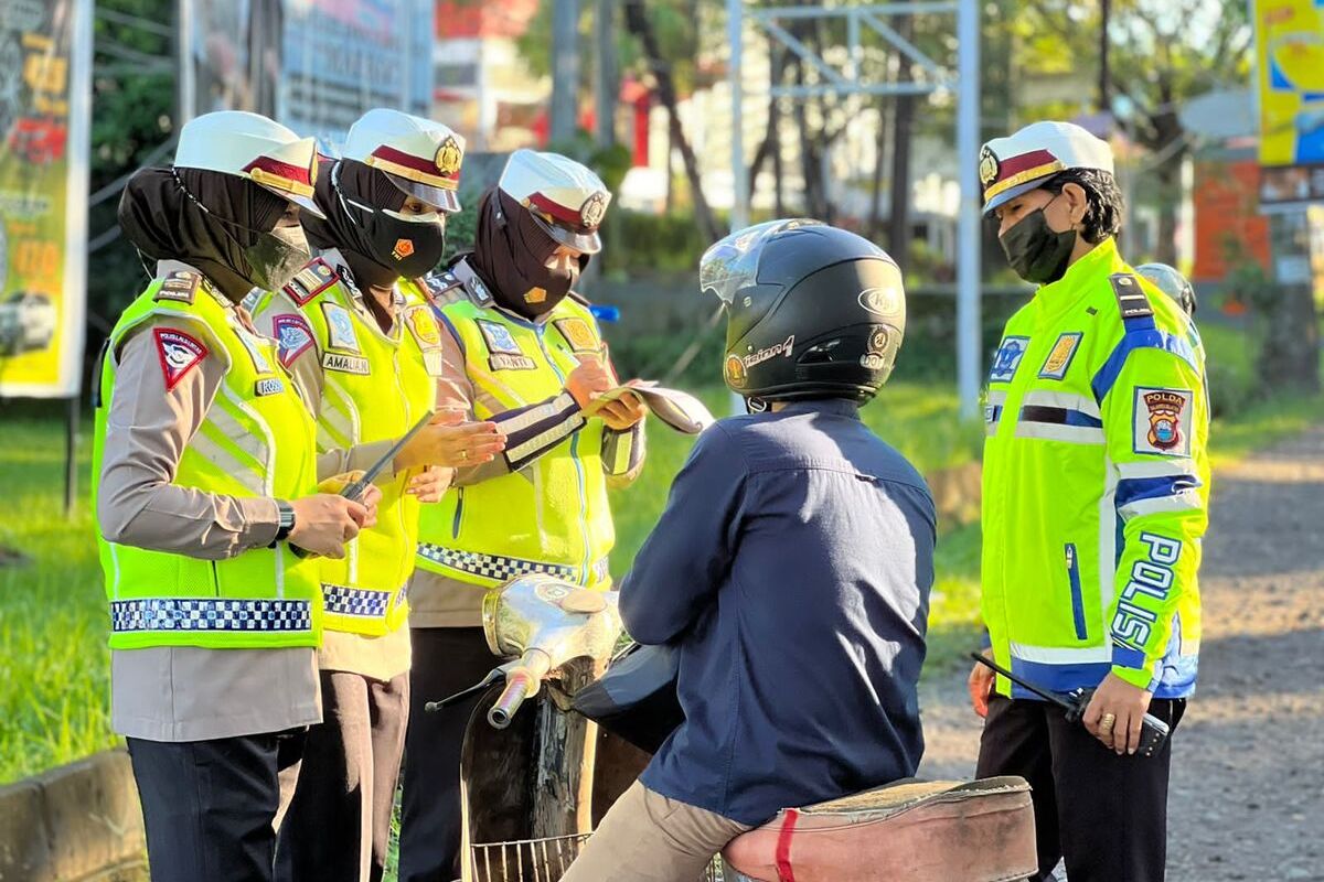 Sejak Operasi Patuh 2022 digelar 13 hingga 26 Juni secara serentak seluruh Indonesia, sebanyak 3.219 kendaraan di Kota Makassar yang melakukan pelanggaran lalu lintas didata dan ditegur.