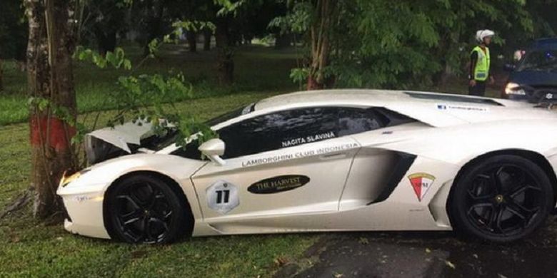 Mobil Lamborghini Aventador milik Raffi Ahmad yang kecelakaan.