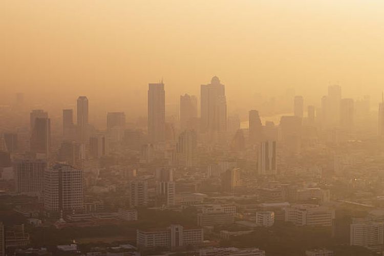 Ilustrasi kota dengan kualitas udara buruk.