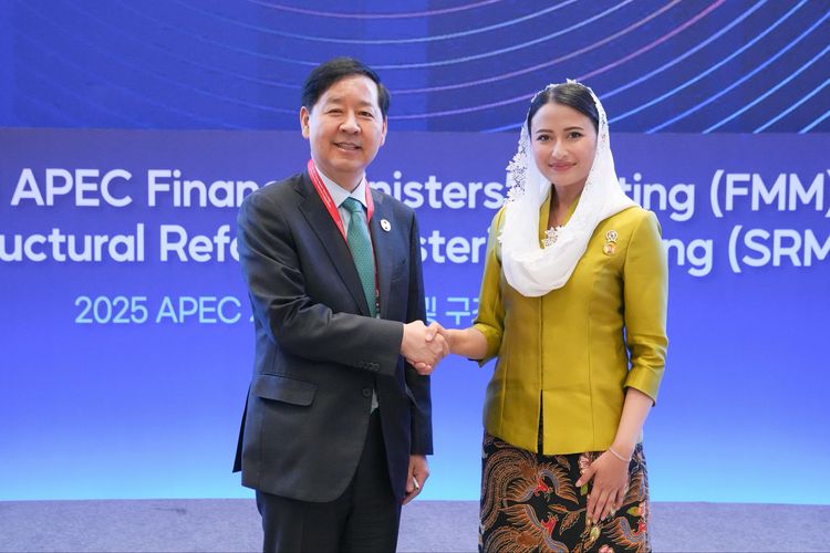 Wamendag, Dyah Roro Esti, bertemu dengan Deputy Prime Minister Korea Selatan, Koo Yun Cheol, di sela-sela pertemuan Tingkat Menteri Reformasi Struktural Asia-Pacific Economic Cooperation (APEC) ke-4 yang digelar di Incheon, Korea Selatan, Kamis (23/10/2025)