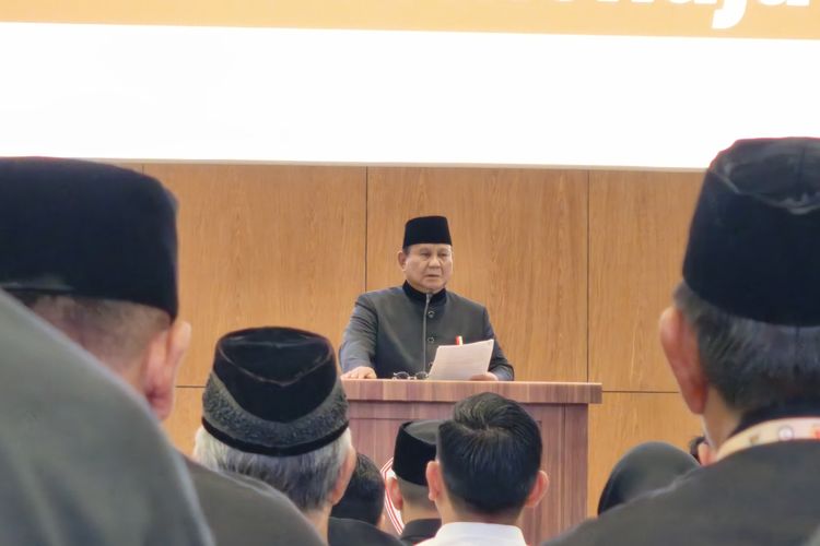 Kelakar Prabowo Puji Sahabat Lama di Militer: Dia Disiplin, Saya Agak Nakal tapi Saya Presiden Sekarang