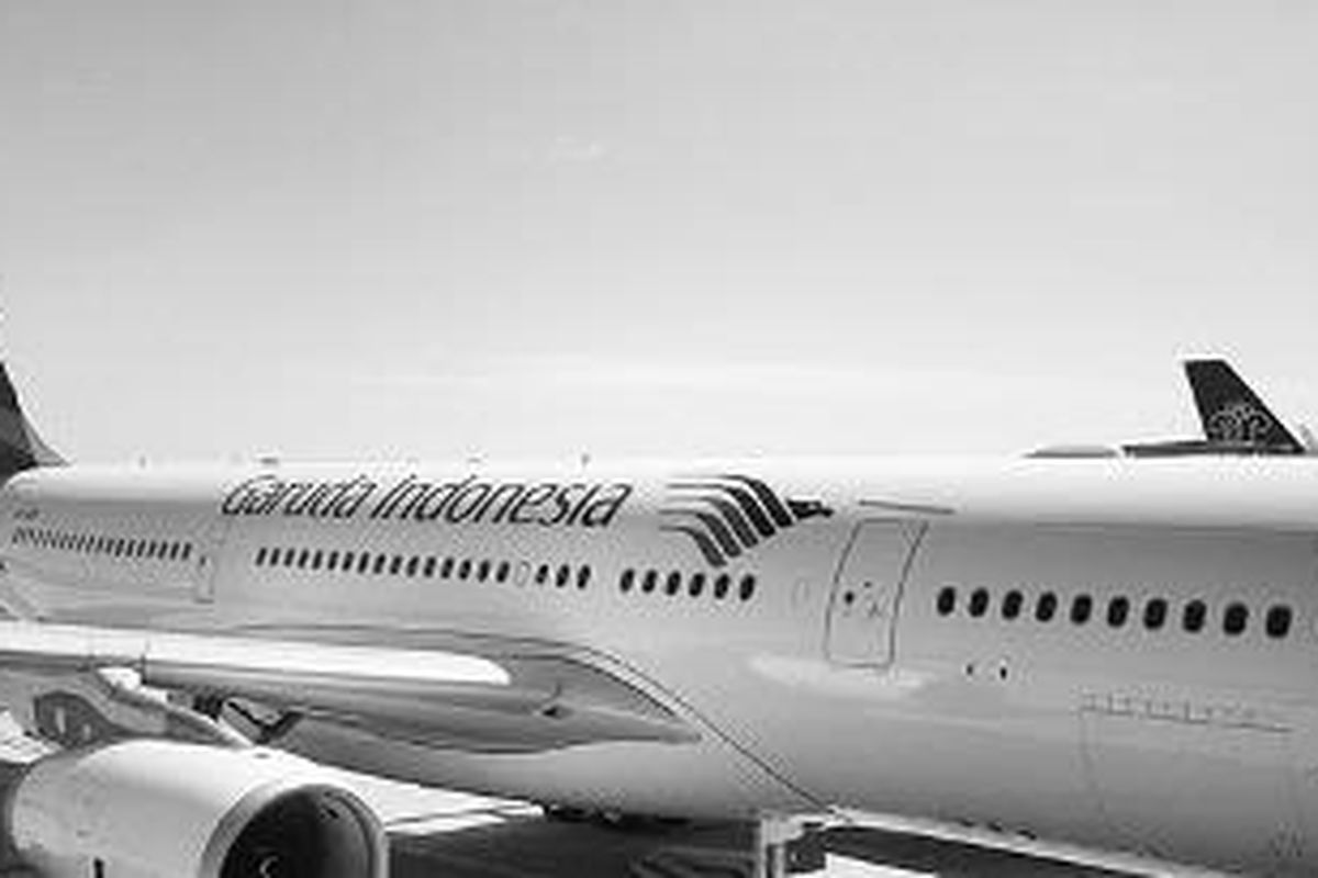 Pesawat Airbus 330-200 terbaru Garuda saat parkir di terminal milik pabrik pesawat Airbus di Bandar Udara Toulouse Blagnac, Toulouse, Perancis. Pesawat ini siap diterbangkan ke Jakarta untuk dioperasikan pada rute menengah.