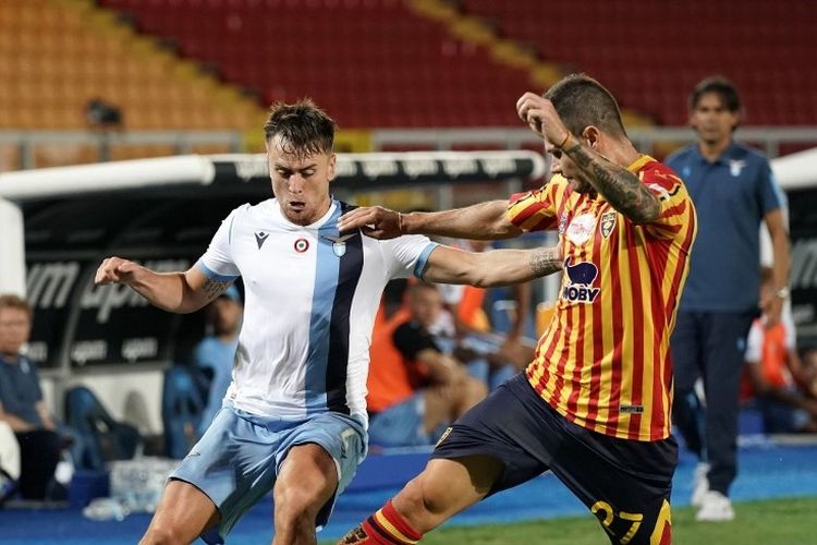 Pemain Lazio, Patricio Gabarron Patric pada pertandingan Liga Italia melawan Lecce di Stadion Via del Mare, 8 Juli 2020.