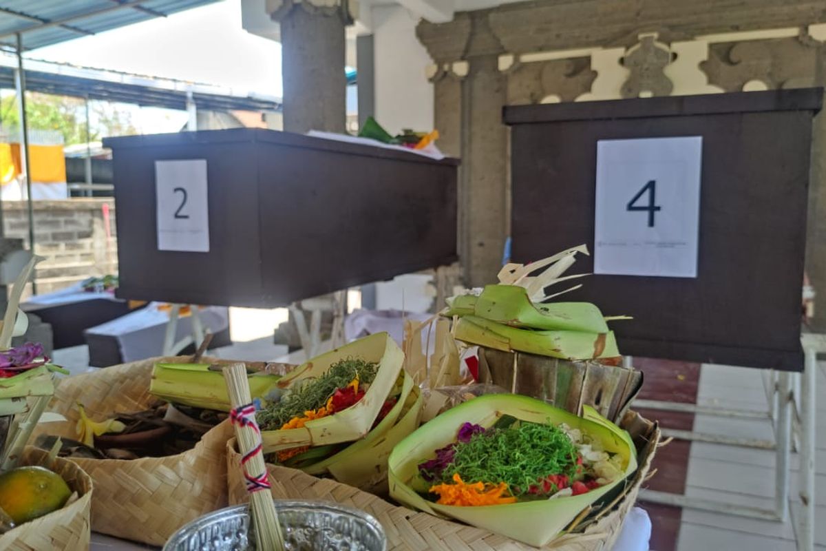 Peti jenazah telantar yang hendak dikremasi di di Taman Krematorium Mumbul, Kabupaten Badung, Bali. pada Kamis (5/10/2023). /Dok. Humas RSUP Prof Ngoerah Denpasar