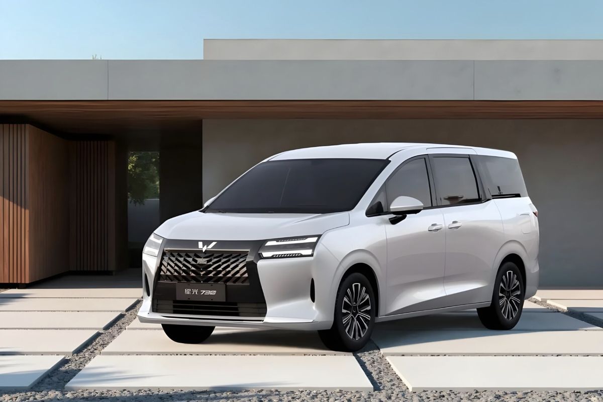 Wuling Xingguang 730 PHEV
