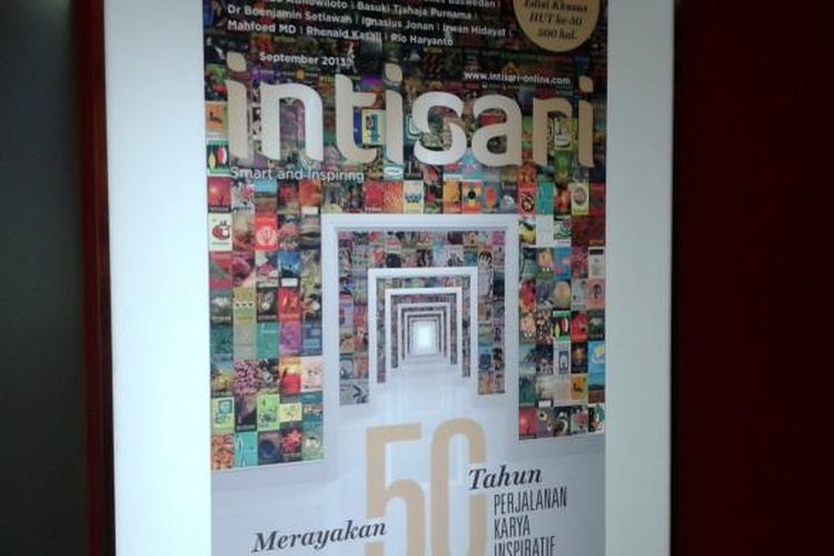 Tampilan Majalah Intisari edisi September 2013 yang akan terbit 500 halaman saat ditampilkan dalam peringatan 50 tahun berdirinya majalah tersebut di Kompas Gramedia Group of Magazine Building, Jakarta, Senin (19/8/2013)