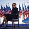 Outfit Mewah Melania Trump di Hari Terakhir Sebagai Ibu Negara