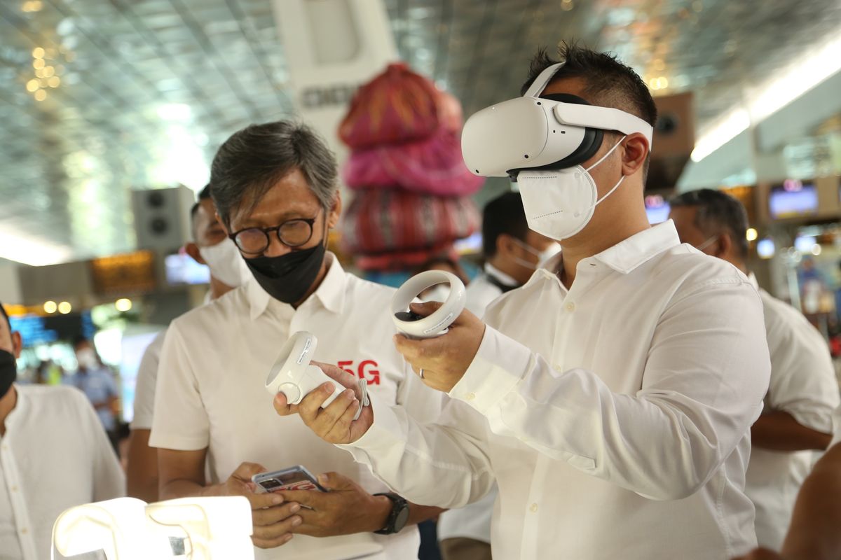 Jaringan 5G Telkomsel di bandara Soekarno-Hatta, menghadirkan solusi seperti virtual reality (VR).