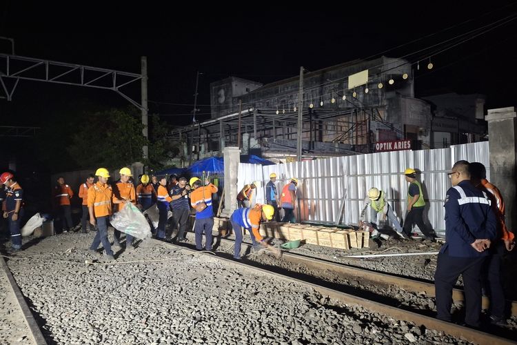 Perlintasan Sebidang di Pasar Rangkasbitung Ditutup Permanen, Akses Warga Dialihkan Melalui JPO