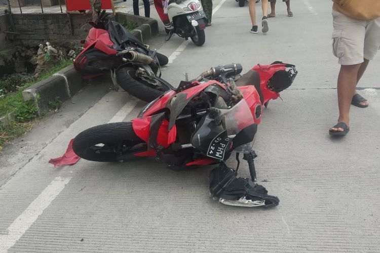 Kondisi kendaraan sepeda motor korban usai alami kecelakaan lalu lintas. 