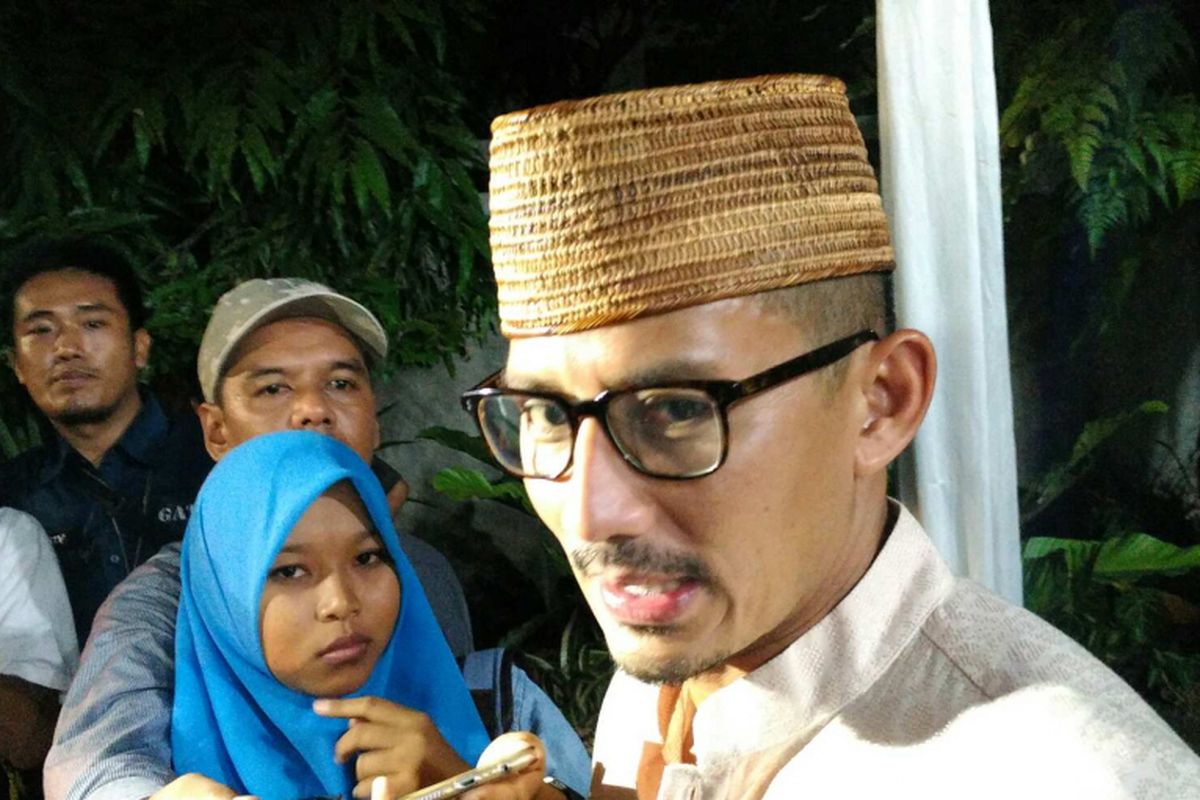 Wakil gubernur terpilih DKI Jakarta Sandiaga Uno usai berbuka puasa bersama di kediaman BJ Habibie di Kuningan, Jakarta Selatan, Selasa (6/6/2017).