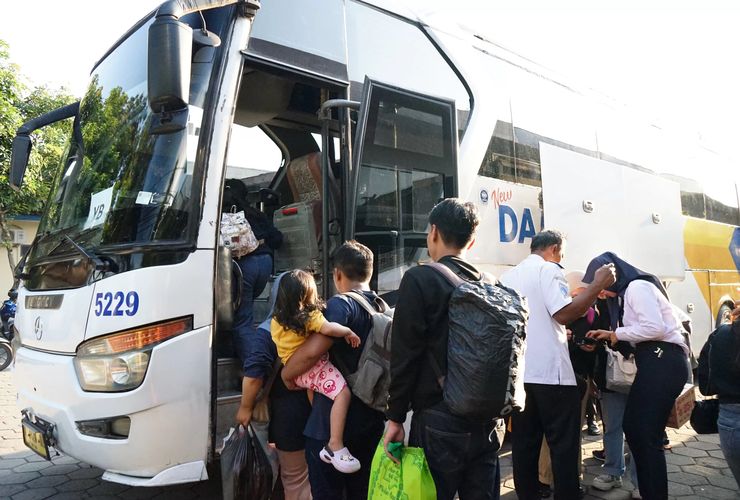 Pilihan Posisi Duduk di Bus yang Relatif Aman dari Kecelakaan