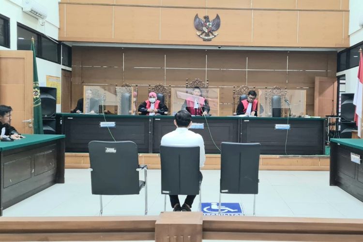 Nurhasan, terdakwa pembobol tabungan nasabah prioritas Bank Himbara divonis hakim Pengadilan Tipikor Serang dengan pidana penjara 8 tahun dan denda Rp500 juta.