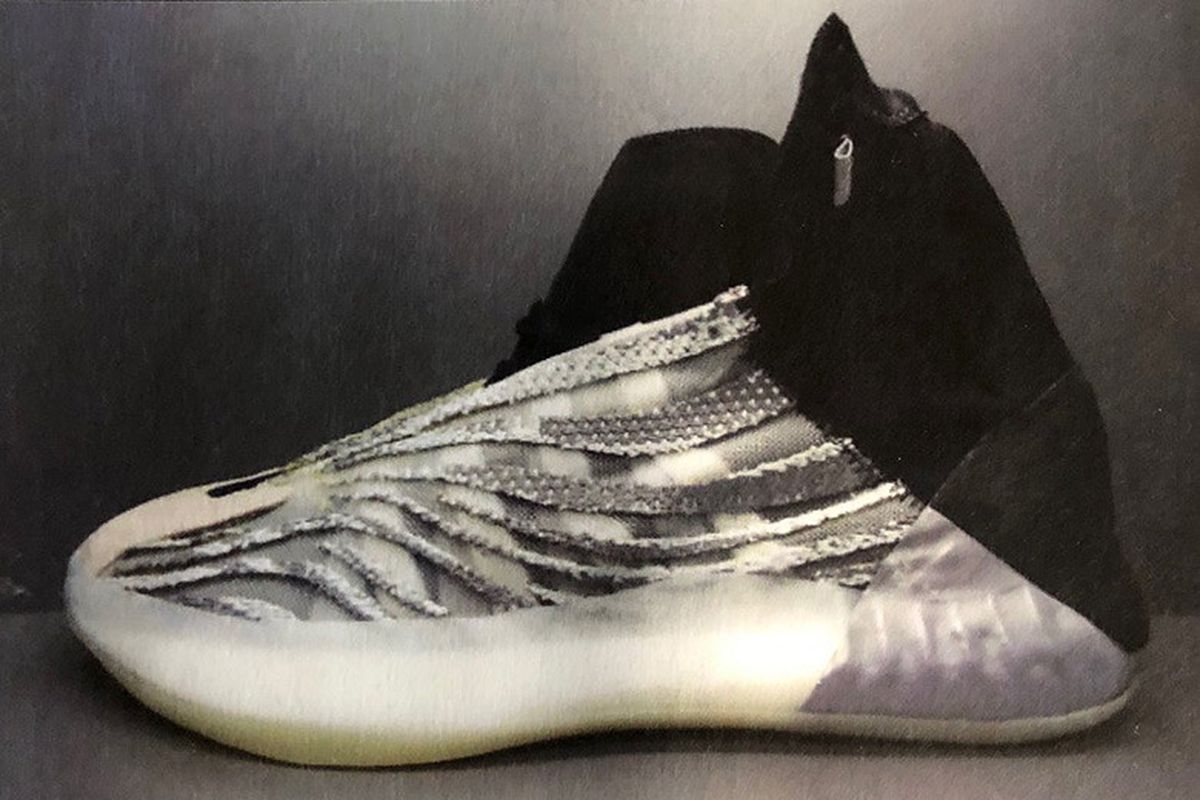 Sepatu basket Adidas Yeezy