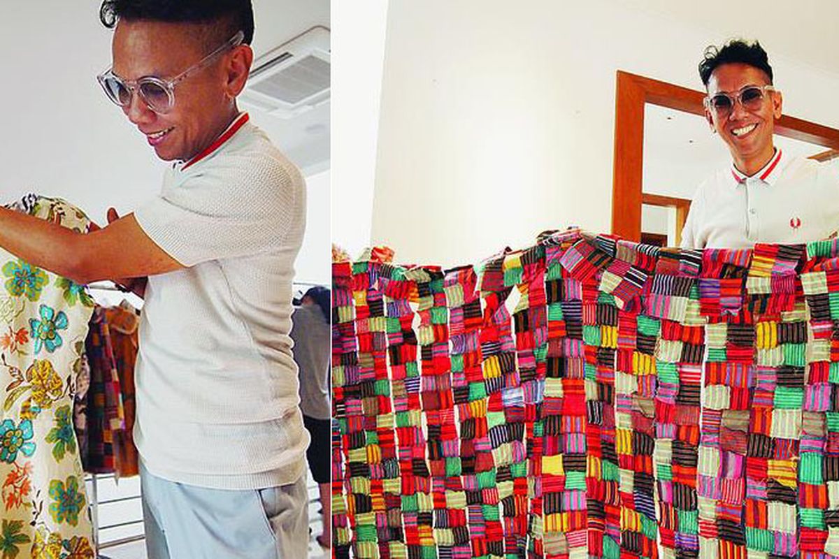 Edo menunjukkan baju yang bisa dipakai bolak-balik (kiri) dan kain yang disusun dari perca (kanan).