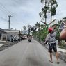 Gunung Semeru Muntahkan Awan Panas, Warga Desa Supit Urang Panik Kembali ke Pengungsian
