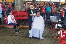 Cukur Massal di Garut, Presiden Jokowi Ikut Pangkas Rambut