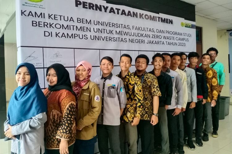 Project Independent Green Campus UNJ berkolaborasi dengan Gentra Waste Management, Kelompok Muda Peneliti UNJ, Badan Eksekutif Mahasiswa (BEM) fakultas dan prodi se-UNJ.