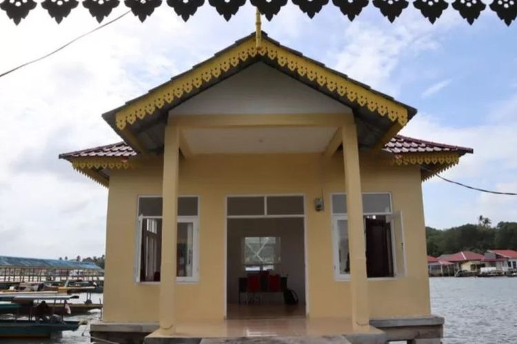 Rumah tempat pusat informasi wisata di Pulau Penyengat, Kota Tanjungpinang, Kepulauan Riau.