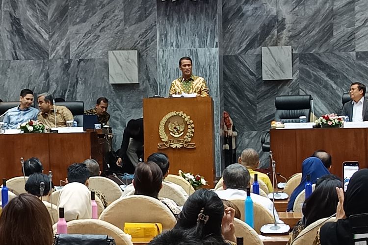 Mentan Andi Amran Sulaiman di Gedung DPR, Senayan, Jakarta, Selasa (25/6/2024). 