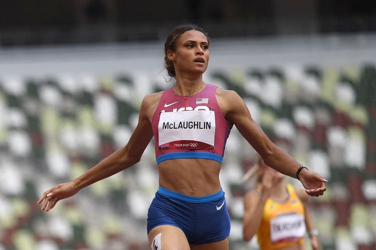 Atlet Amerika Serikat Sydney Mclaughlin, mencetak rekor dunia baru pada nomor 400 meter lari gawang putri Olimpiade Tokyo 2020.
