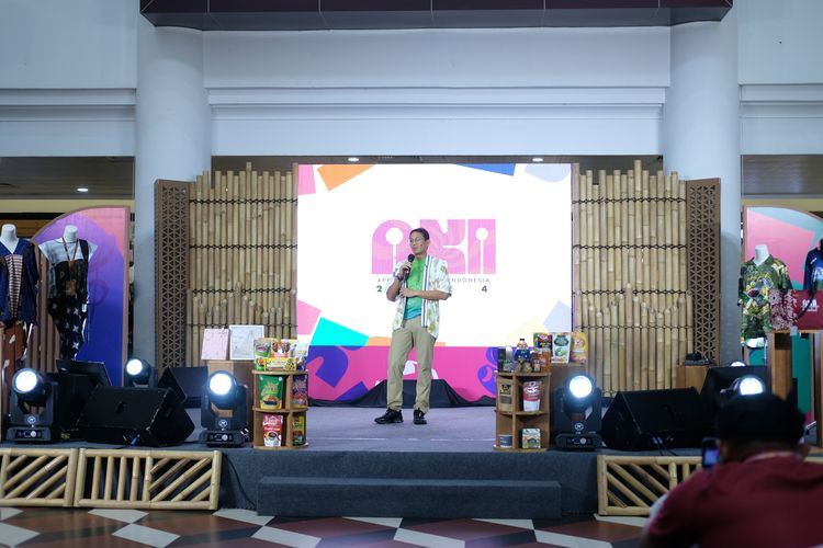 Menparekraf Sandiaga Salahuddin Uno saat membuka pameran Apresiasi Kreasi Indonesia di Batam pada 2-4 Agustus 2024.
