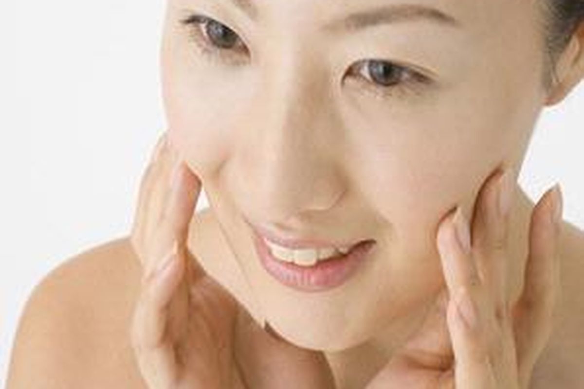 Kulit perempuan di daerah tropis membutuhkan produk kecantikan yang berbeda dengan perempuan di negara empat musim. 