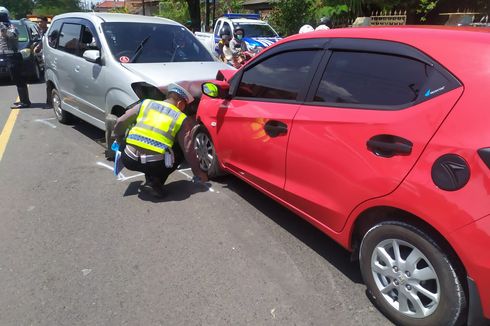 Kecelakaan Beruntun 4 Mobil di Jalan Raya Banyuwangi-Jember, Bayi 7 Bulan Selamat