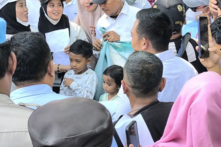 Siswa SD Ikut Demo Dukung Program MBG di Sampang: Jangan Dihentikan Pak Presiden