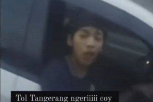 Pengemudi Mobil yang Acungkan Sajam di Tol Tangerang Bukan Begal, Polisi: Dia Kesal karena Diklakson